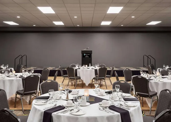 Royal Hotel West Edmonton, Trademark Collection By Wyndham